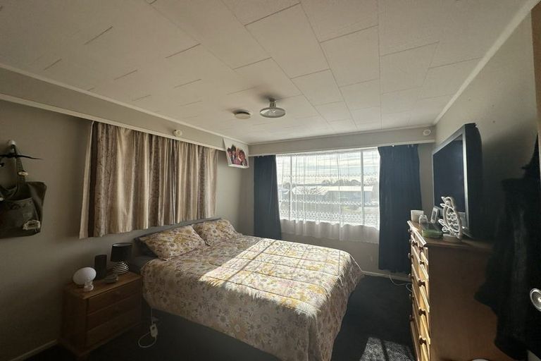 Photo of property in 17 Grange Street, Winton, 9720