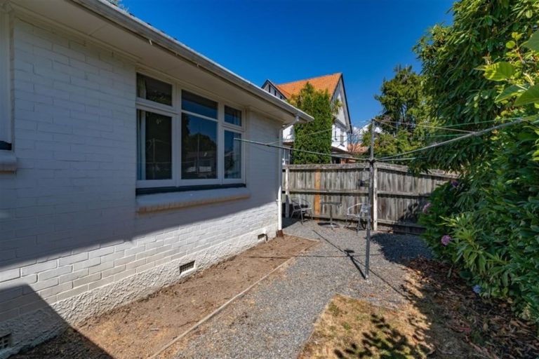 Photo of property in 16 Holly Road, St Albans, Christchurch, 8014