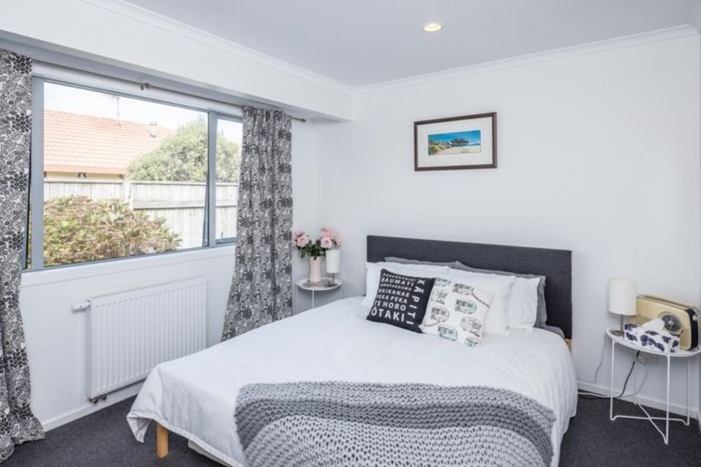 Photo of property in 33 Campion Road, Waikanae Beach, Waikanae, 5036