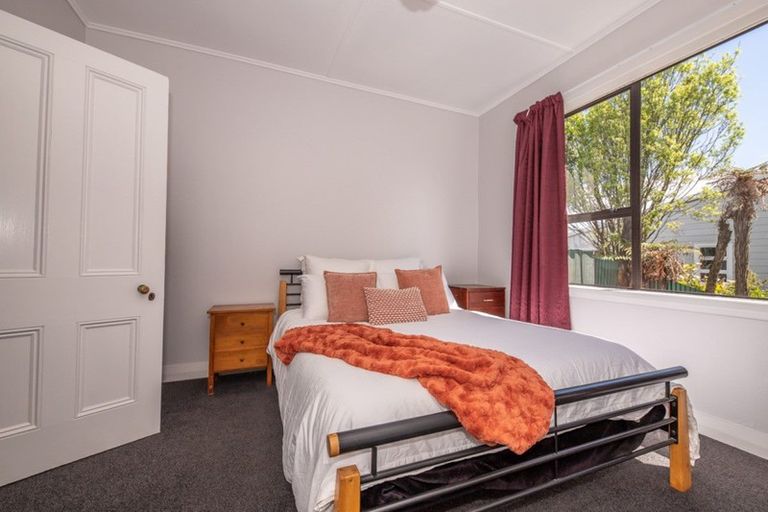 Photo of property in 14 Queen Street, Westport, 7825