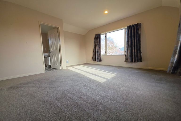 Photo of property in 135a Memorial Avenue, Burnside, Christchurch, 8053