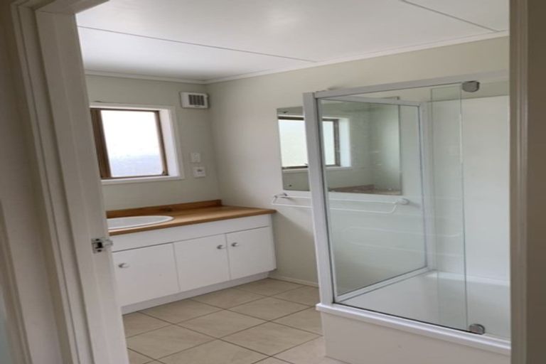 Photo of property in 13 Tainui Street, Torbay, Auckland, 0630