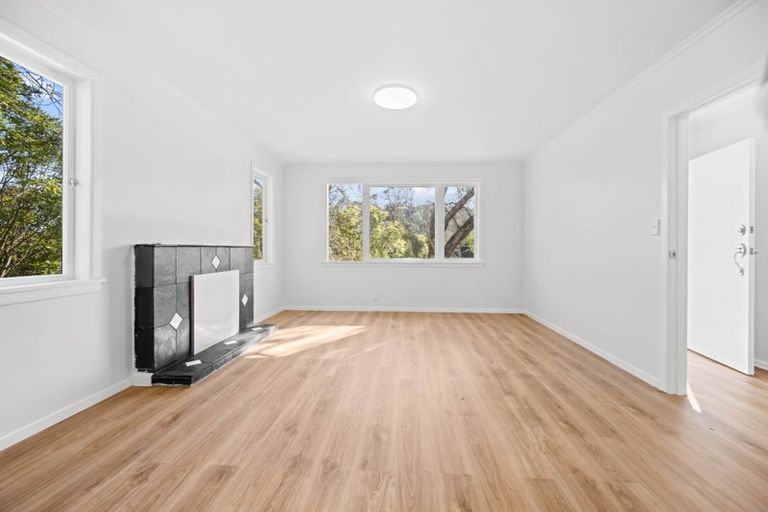 Photo of property in 350 West Coast Road, Glen Eden, Auckland, 0602