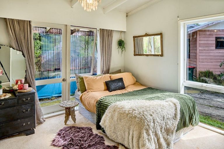 Photo of property in 138 Paekakariki Hill Road, Pauatahanui, Porirua, 5381