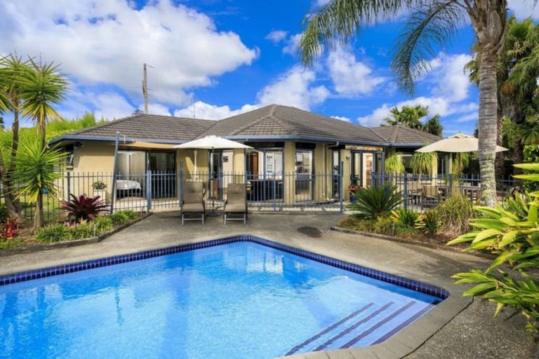 Photo of property in 12 Samuel Cross Place, Greenhithe, Auckland, 0632