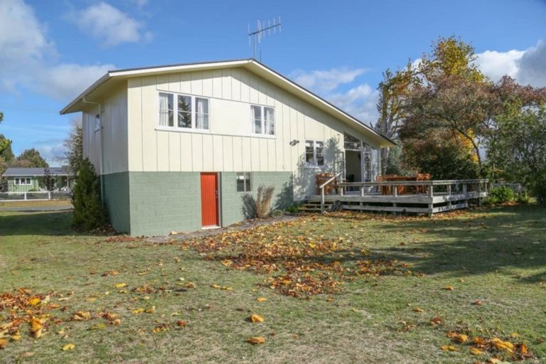 Photo of property in 28 Oruatua Avenue, Tauranga Taupo, Turangi, 3382