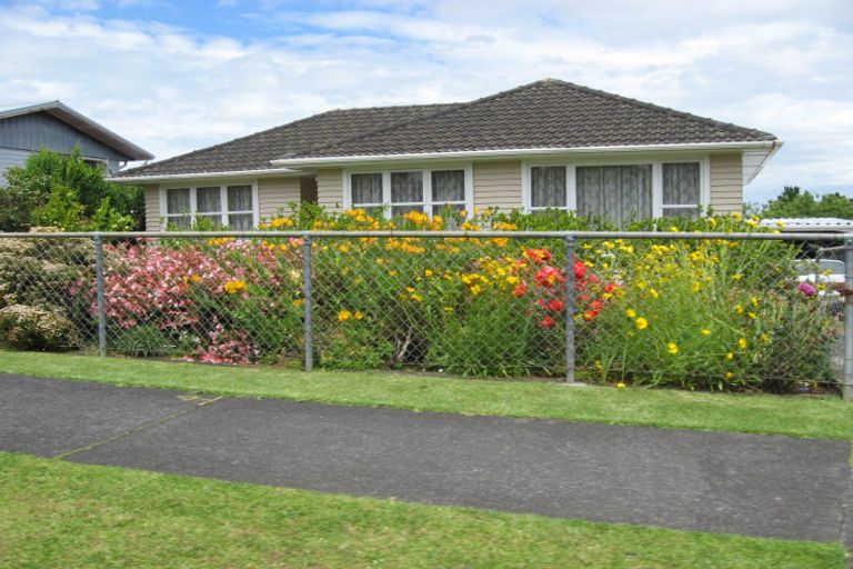 Photo of property in 16 Duggan Avenue, Mangere, Auckland, 2022