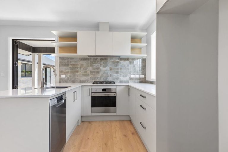 Photo of property in 53 Cotula Way, Papamoa Beach, Papamoa, 3118