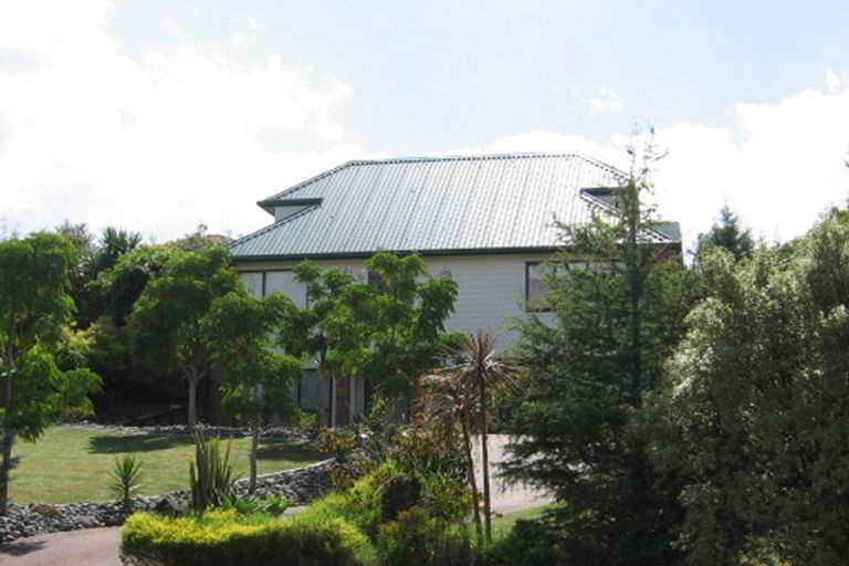 Photo of property in 23 Lagoon Way, West Harbour, Auckland, 0618