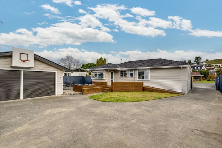 Photo of property in 53 O'dowd Road, Taradale, Napier, 4112