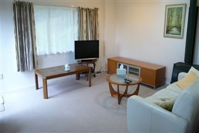 Photo of property in 1/20 Webb Place, Forrest Hill, Auckland, 0620