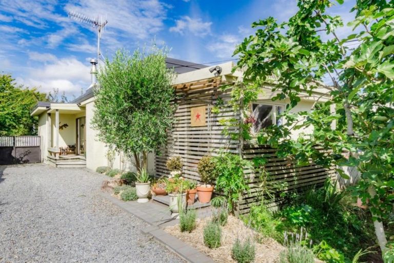 Photo of property in 27 Dale Road, Raumati South, Paraparaumu, 5032