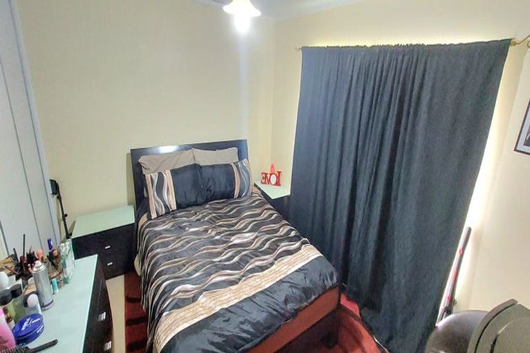 Photo of property in 194a Te Atatu Road, Te Atatu South, Auckland, 0610