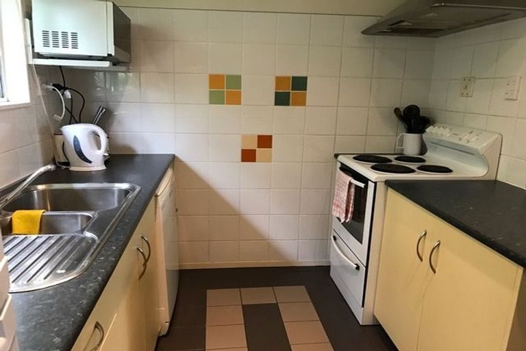 Photo of property in 54a Lincoln Avenue, Tawa, Wellington, 5028