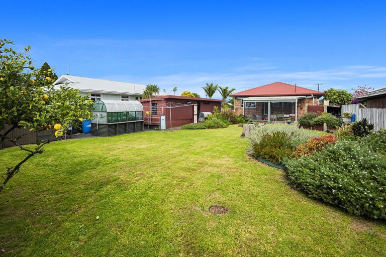 Photo of property in 13 Shortland Street, Regent, Whangarei, 0112