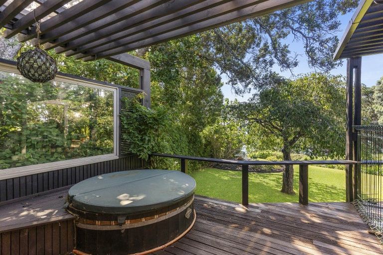 Photo of property in 54a Stanley Point Road, Stanley Point, Auckland, 0624