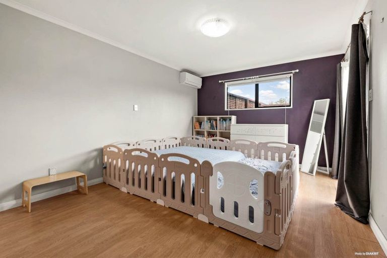 Photo of property in 2 Arlose Place, Westgate, Auckland, 0614