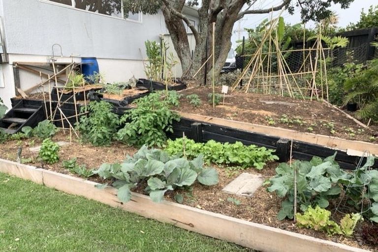 Photo of property in 103 Stanmore Bay Road, Stanmore Bay, Whangaparaoa, 0932