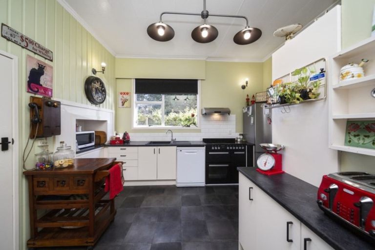 Photo of property in 17 Grey Street, Hawera, 4610