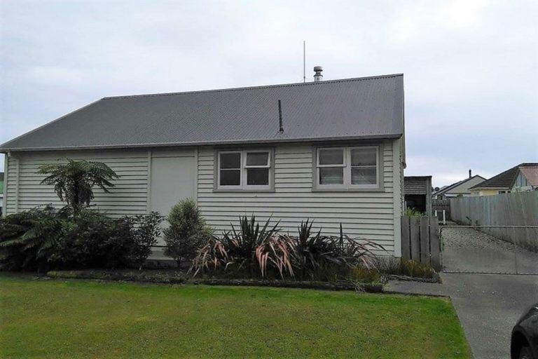 Photo of property in 5 Larsen Street, Westport, 7825