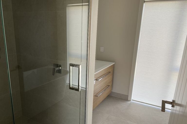 Photo of property in 2 Grove Lane, Omokoroa, 3114