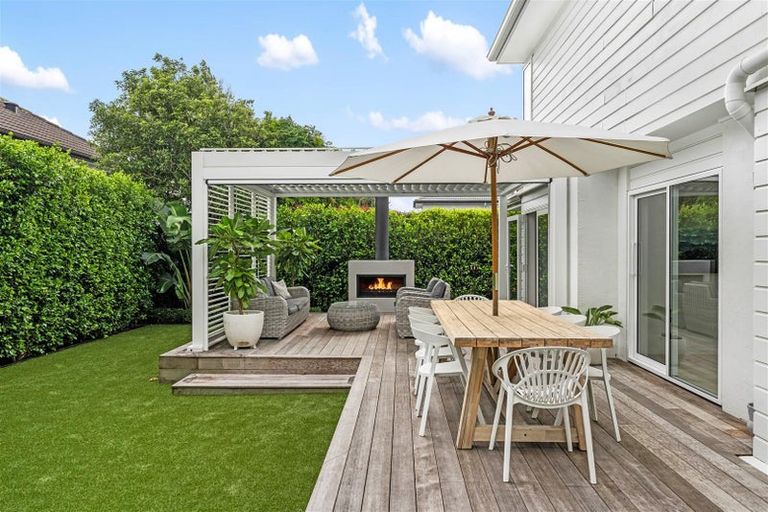 Photo of property in 44 Milford Road, Milford, Auckland, 0620