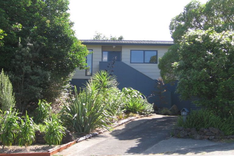 Photo of property in 6 Oldham Place, Browns Bay, Auckland, 0630