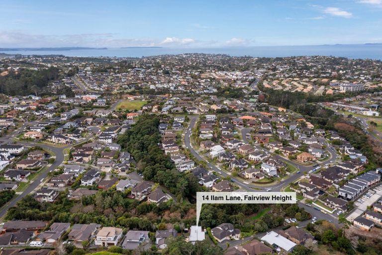 Photo of property in 14 Ilam Lane, Fairview Heights, Auckland, 0632