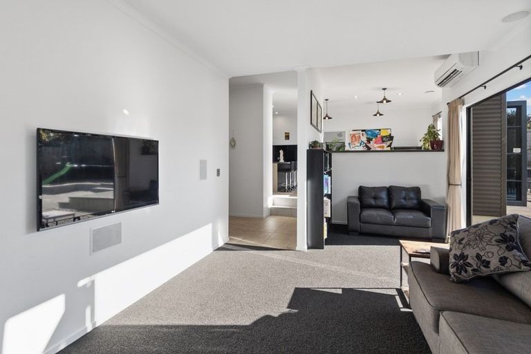 Photo of property in 54 Cairns Crescent, Rototuna, Hamilton, 3210