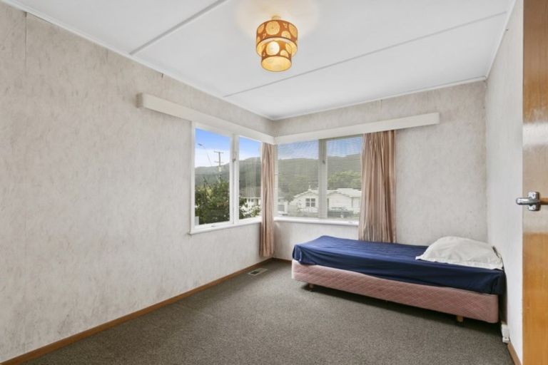 Photo of property in 153 Wellington Road, Wainuiomata, Lower Hutt, 5014