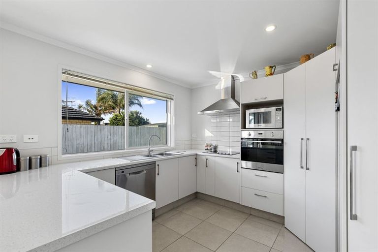 Photo of property in 45 Rainey Crescent, Papamoa Beach, Papamoa, 3118