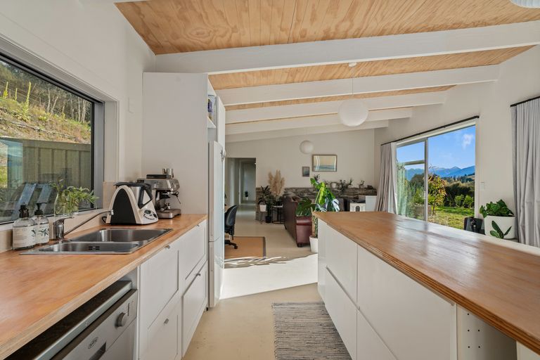 Photo of property in 18 Hidden Hills Drive, Wanaka, 9305