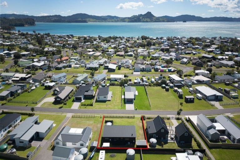 Photo of property in 13 Navigation Drive, Cooks Beach, Whitianga, 3591