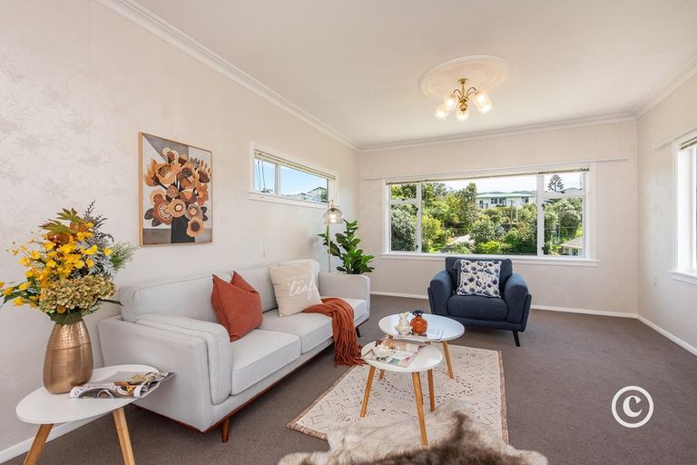 Photo of property in 45 Raroa Terrace, Tawa, Wellington, 5028