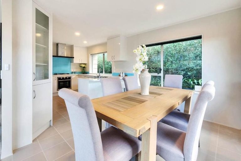 Photo of property in 2/78a Onewa Road, Northcote Point, Auckland, 0627
