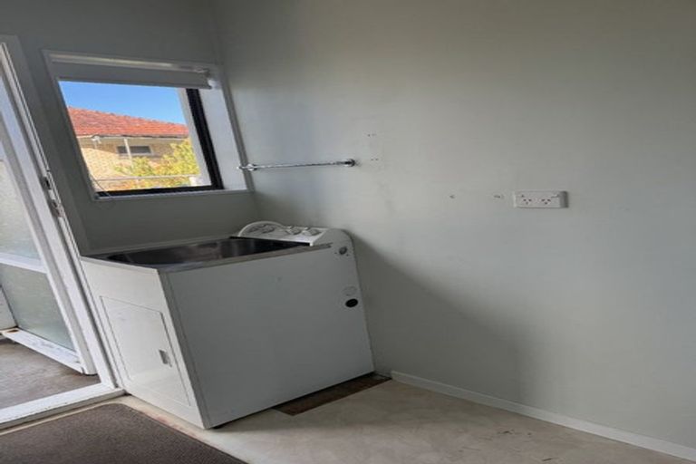 Photo of property in 27 Kamo Road, Regent, Whangarei, 0112