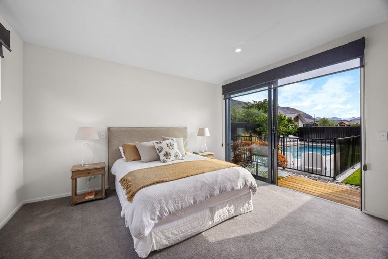 Photo of property in 16 Sapphire Spring Rise, Wanaka, 9305