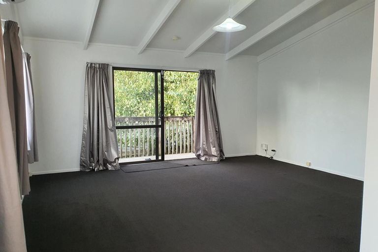 Photo of property in 50 Sungrove Rise, Sunnyvale, Auckland, 0612