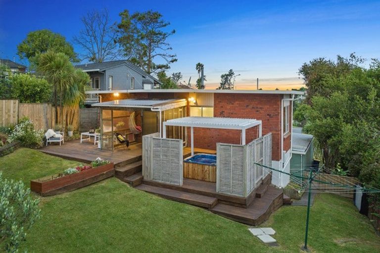 Photo of property in 94 Glencoe Road, Browns Bay, Auckland, 0630