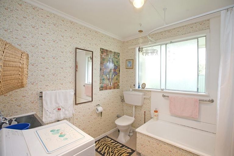Photo of property in 2 Chaytor Street, West End, Palmerston North, 4410