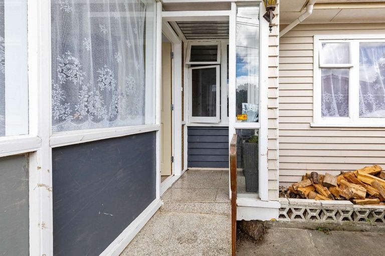 Photo of property in 11 Russell Road, Wainuiomata, Lower Hutt, 5014