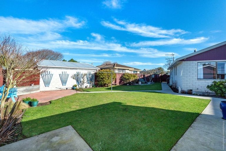 Photo of property in 21 Te Maru Place, Redwood, Christchurch, 8051