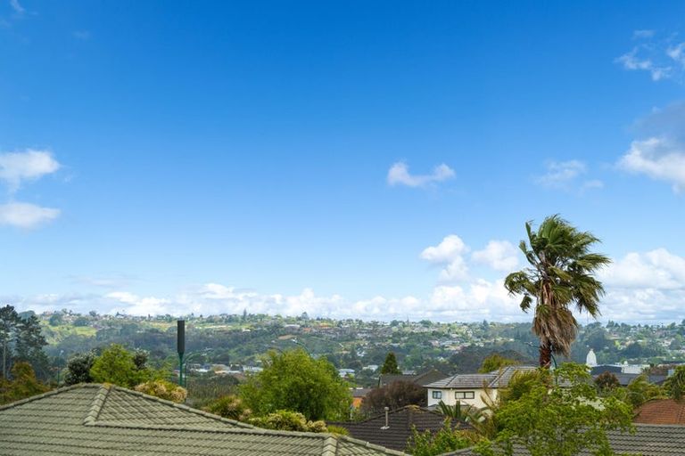 Photo of property in 1 Sandhurst Rise, Henderson, Auckland, 0612