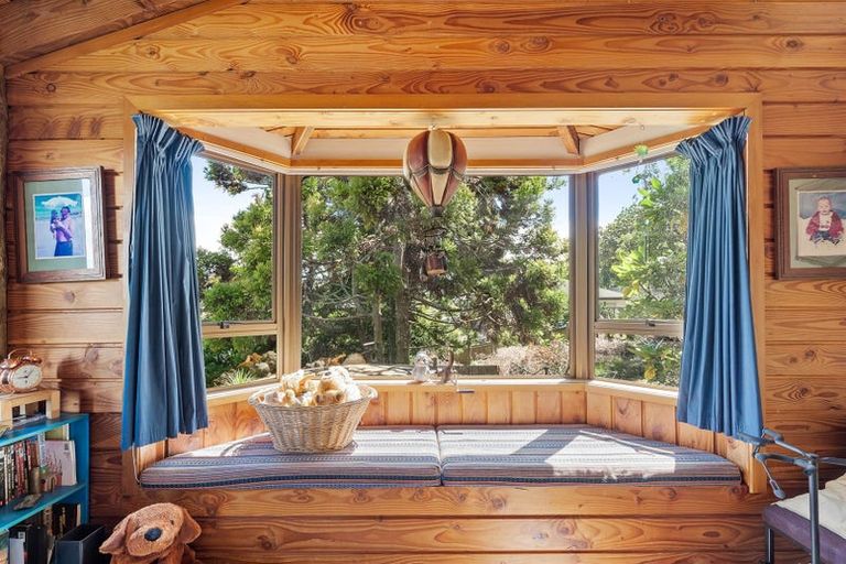 Photo of property in 58 D'oyly Drive, Stanmore Bay, Whangaparaoa, 0932