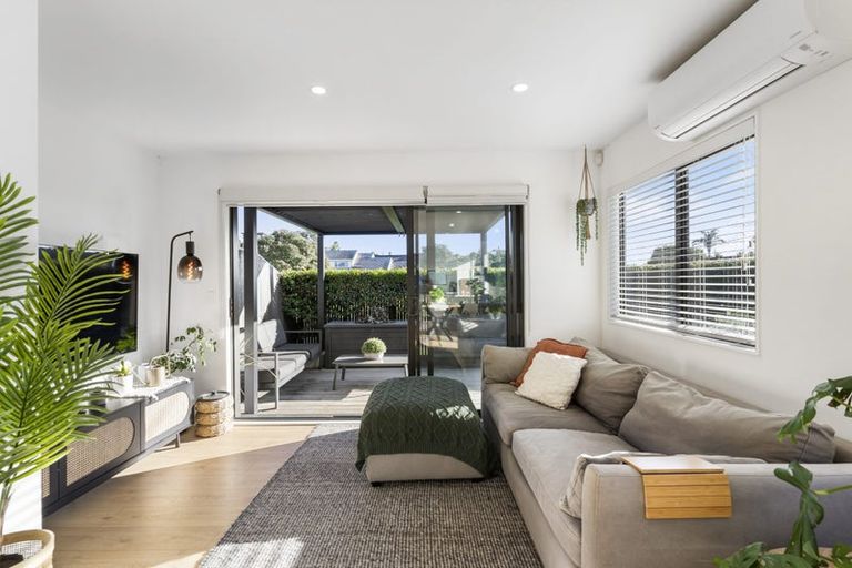 Photo of property in 94a Bay Street, Red Beach, 0932