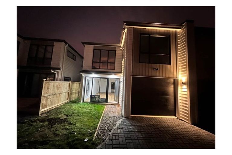 Photo of property in 54d Omana Road, Papatoetoe, Auckland, 2025