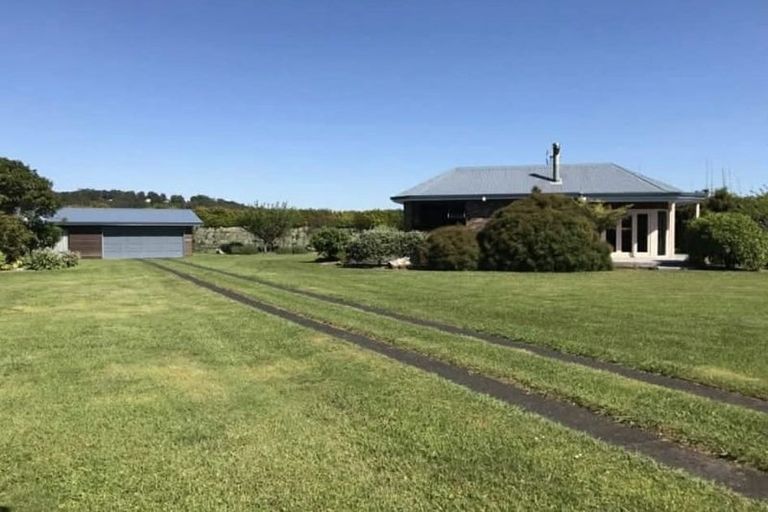 Photo of property in 153 Taha Road, Waimauku, 0881