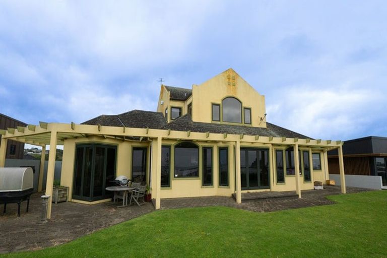 Photo of property in 38 Birdwood Avenue, Moturoa, New Plymouth, 4310