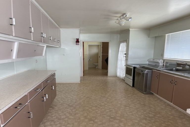 Photo of property in 336 Royal Road, Massey, Auckland, 0614