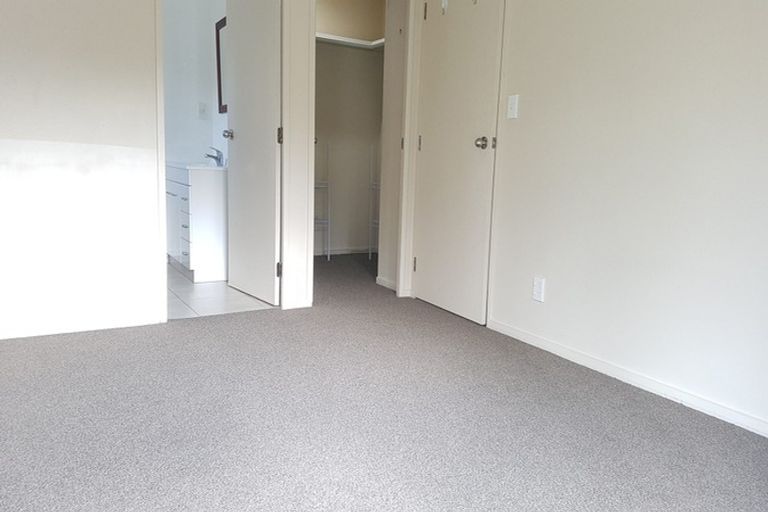 Photo of property in 820/12 Northcross Drive, Oteha, Auckland, 0632